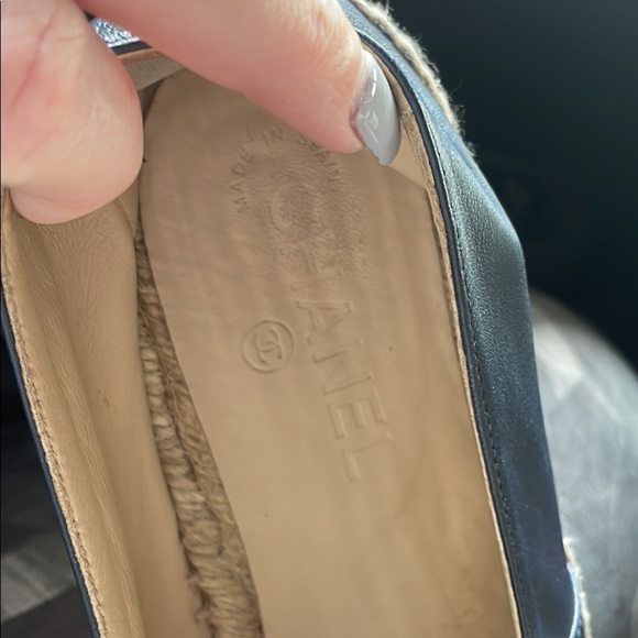 Chanel navy lamb skin flats size 40 (10 US) worn once - Picture 4 of 6
